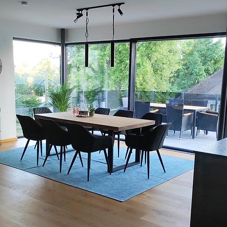 Luxurioeses Penthouse Mit Blick Auf Die Uno-City Und Dem Kaiserwasser. 3Schlafzimmer, 2 Baeder, Privat Lift Ins Apartment Wien Exteriör bild