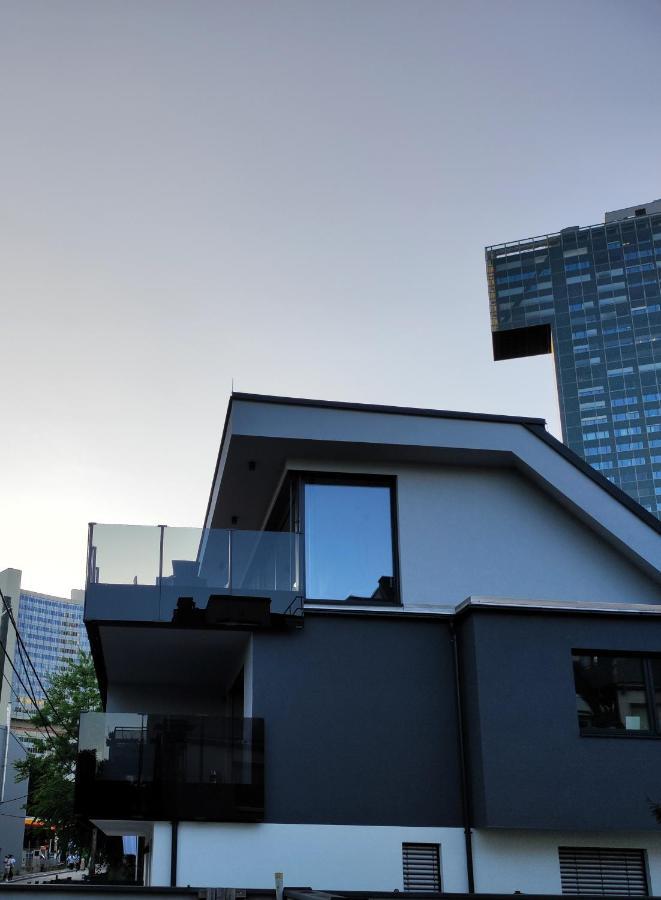 Luxurioeses Penthouse Mit Blick Auf Die Uno-City Und Dem Kaiserwasser. 3Schlafzimmer, 2 Baeder, Privat Lift Ins Apartment Wien Exteriör bild