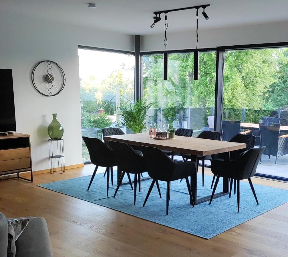 Luxurioeses Penthouse Mit Blick Auf Die Uno-City Und Dem Kaiserwasser. 3Schlafzimmer, 2 Baeder, Privat Lift Ins Apartment Wien Exteriör bild