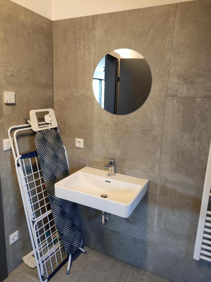 Luxurioeses Penthouse Mit Blick Auf Die Uno-City Und Dem Kaiserwasser. 3Schlafzimmer, 2 Baeder, Privat Lift Ins Apartment Wien Exteriör bild